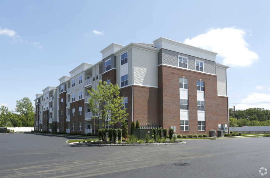 1101 Schindler Dr, Aberdeen, NJ à louer - Photo de l’immeuble – Image 3 sur 77