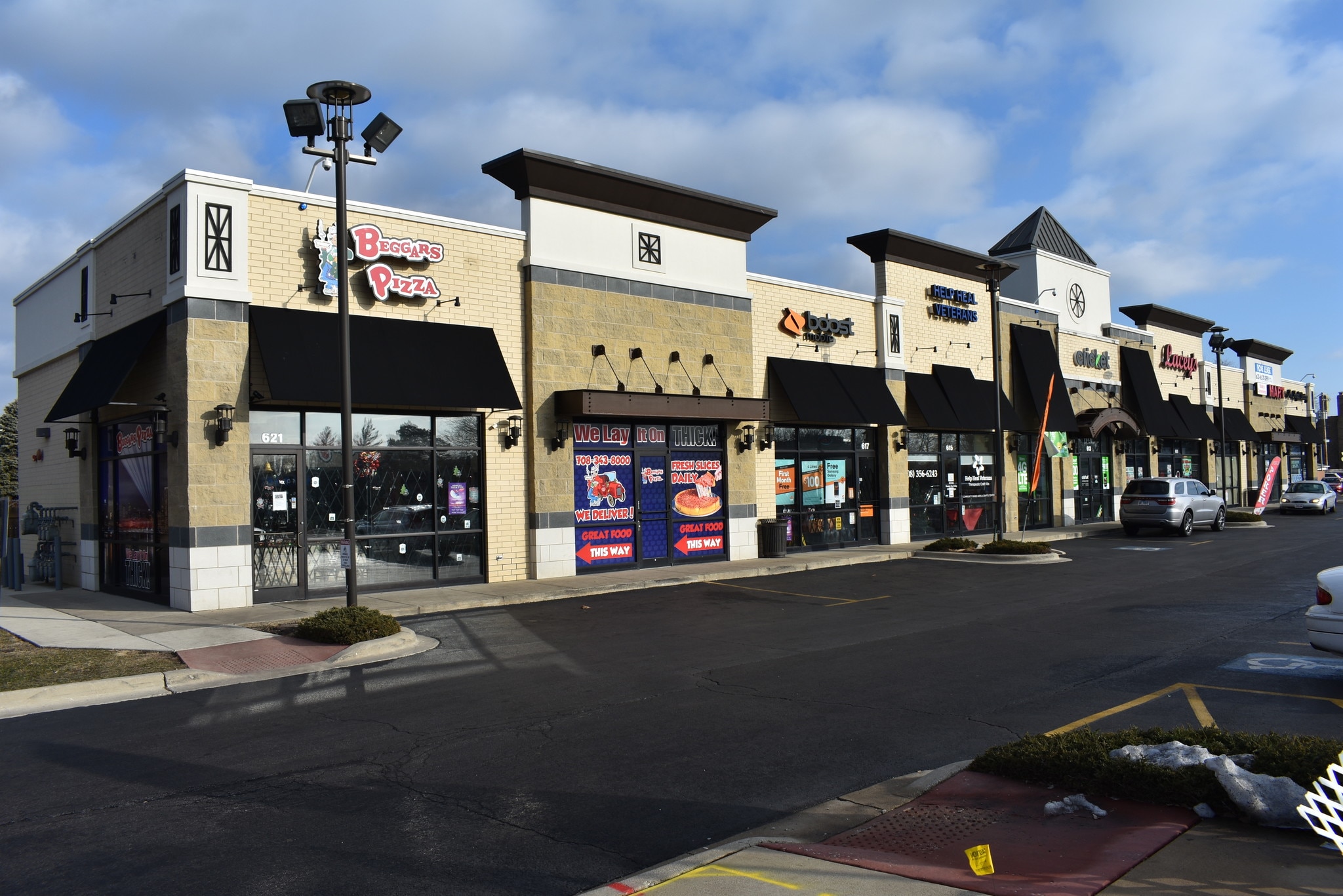 605-621 Roosevelt Rd, Maywood, IL à louer Photo principale– Image 1 sur 12