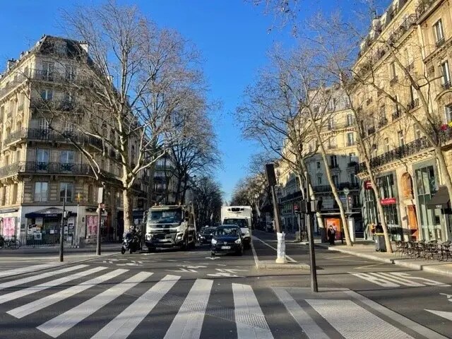 Local commercial dans Paris à louer - Photo de l’immeuble – Image 1 sur 7