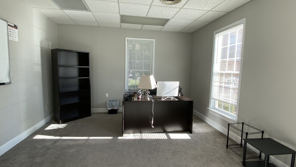 8409 Dunwoody Pl, Sandy Springs, GA à louer - Photo intérieure – Image 3 sur 8