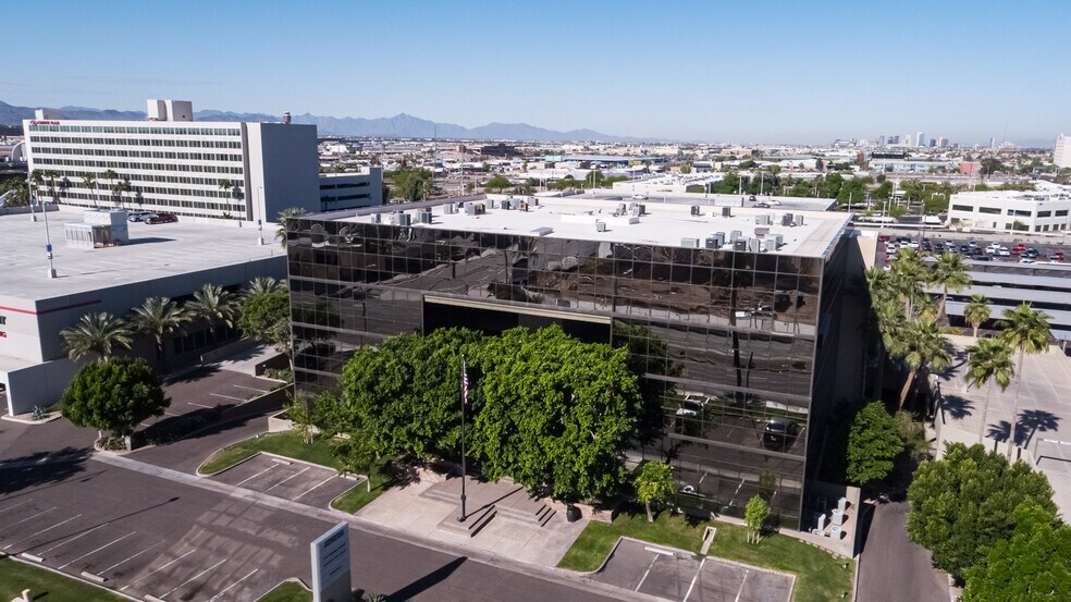 120 N 44th St, Phoenix, AZ à louer - Photo de l’immeuble – Image 3 sur 6