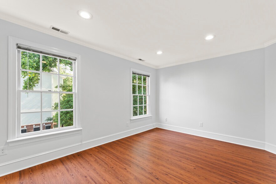 4920-4928 Windy Hill Dr, Raleigh, NC à louer - Photo intérieure – Image 2 sur 8