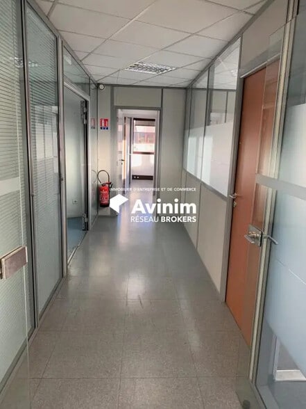 Bureau dans La Tronche à louer - Photo intérieure – Image 3 sur 24