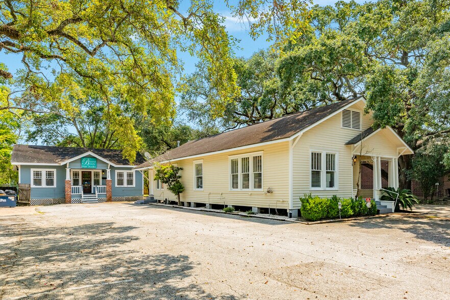 815 E Main St, League City, TX à vendre - Photo principale – Image 1 sur 10
