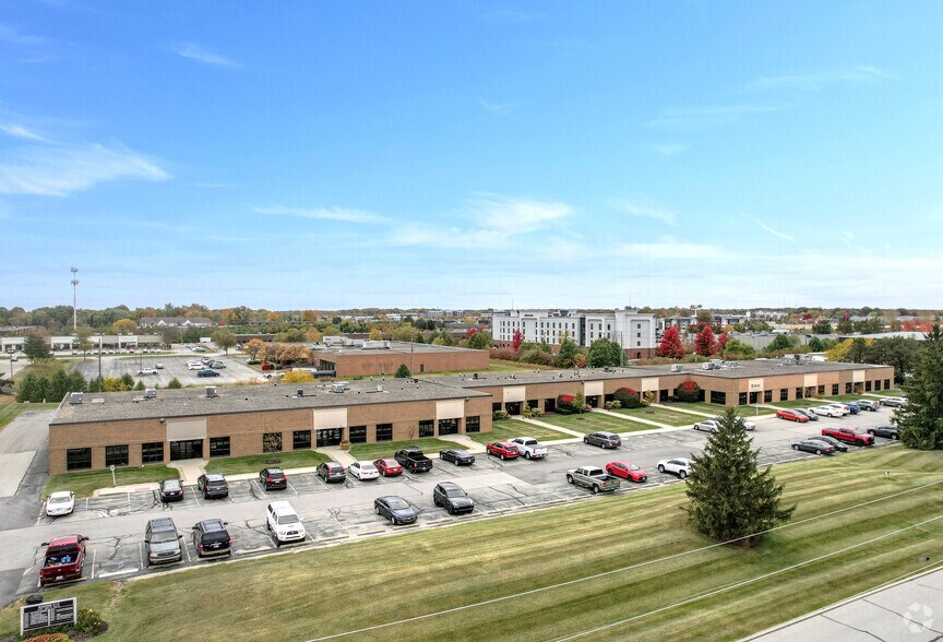 5755-5857 W 74th St, Indianapolis, IN à louer - Photo principale – Image 1 sur 4