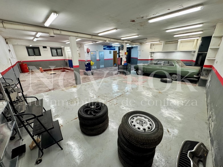 Immeuble residentiel dans Madrid, Madrid à vendre - Photo principale – Image 1 sur 2