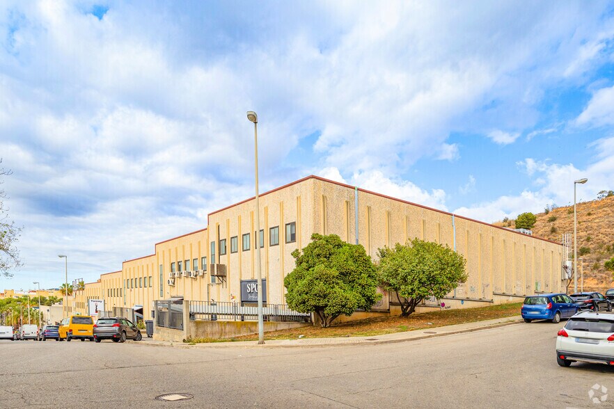 Industriel/Logistique dans Badalona, Barcelona à louer - Photo de l’immeuble – Image 2 sur 4
