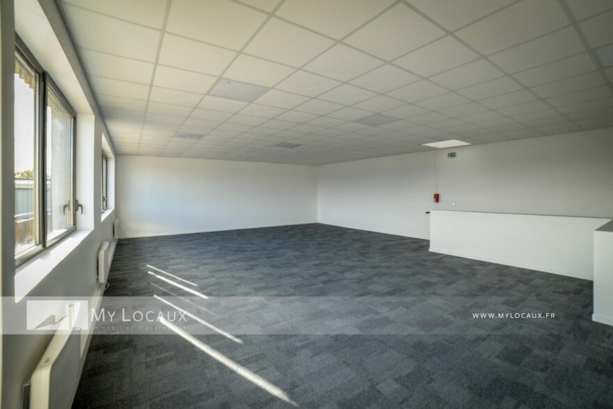 Rue De La Briqueterie, Louvres à louer - Photo de l’immeuble – Image 2 sur 7