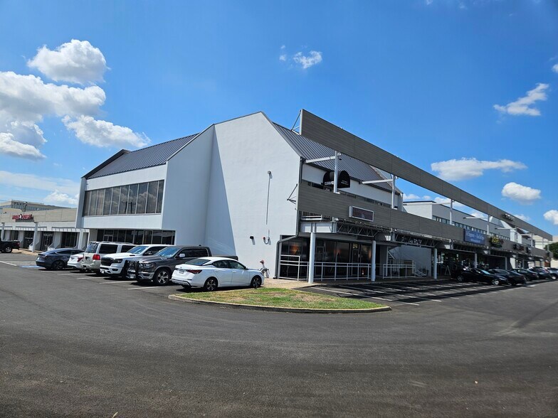 8800-8856 Broadway St, San Antonio, TX à louer - Photo de l’immeuble – Image 2 sur 4