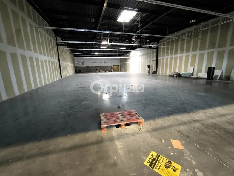 Local commercial dans Lubersac à louer - Photo intérieure – Image 1 sur 7