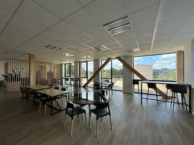 Bureau dans VILLENEUVE-D'ASCQ à louer - Photo de l’immeuble – Image 2 sur 7