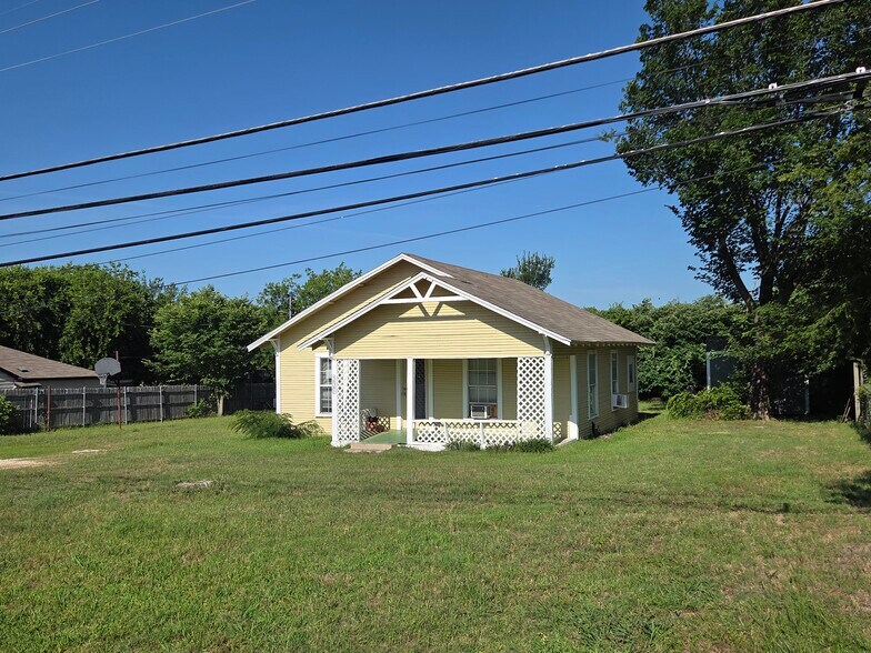 531 N Main St, Joshua, TX à vendre - Photo de l’immeuble – Image 1 sur 16