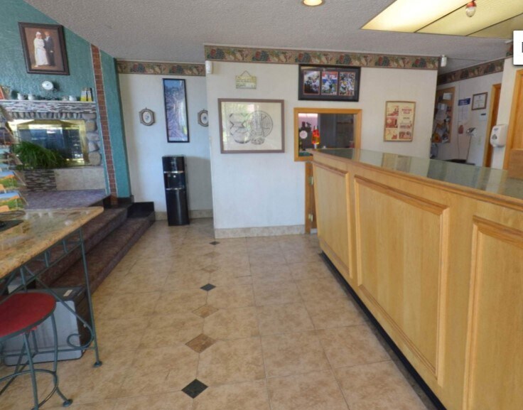 1623 S Nevada Ave, Colorado Springs, CO à vendre - Photo intérieure – Image 2 sur 23