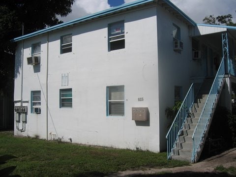 925 6th St, West Palm Beach, FL à vendre Photo principale– Image 1 sur 17