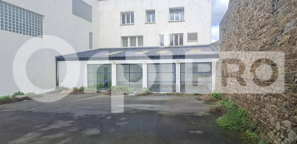 Bureau dans Saint-Brieuc à louer - Photo de l’immeuble – Image 1 sur 2