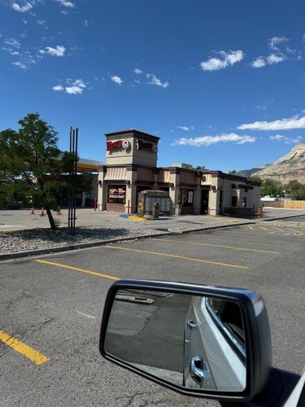 195 S Columbine Ct, Parachute, CO à louer - Photo principale – Image 1 sur 9