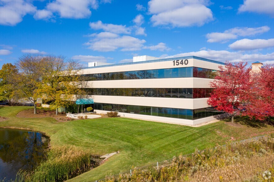 1540 E Dundee Rd, Palatine, IL à louer - Photo de l’immeuble – Image 2 sur 5