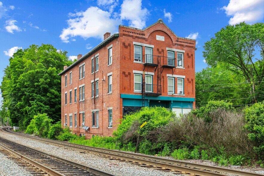 4 Davis St, Shirley, MA à vendre - Photo principale – Image 1 sur 19