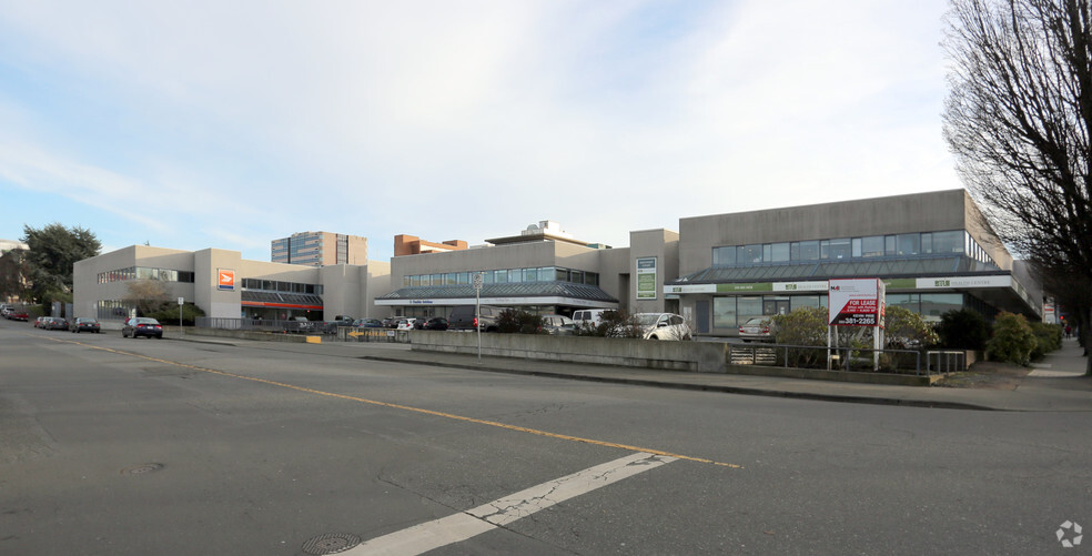 601-621 Discovery St, Victoria, BC à louer - Photo de l’immeuble – Image 3 sur 4