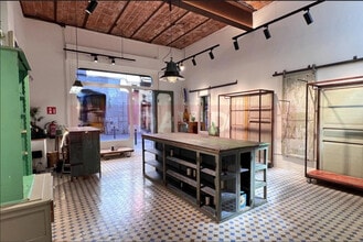 Local commercial dans Barcelone, Barcelona à louer Photo intérieure– Image 1 sur 10