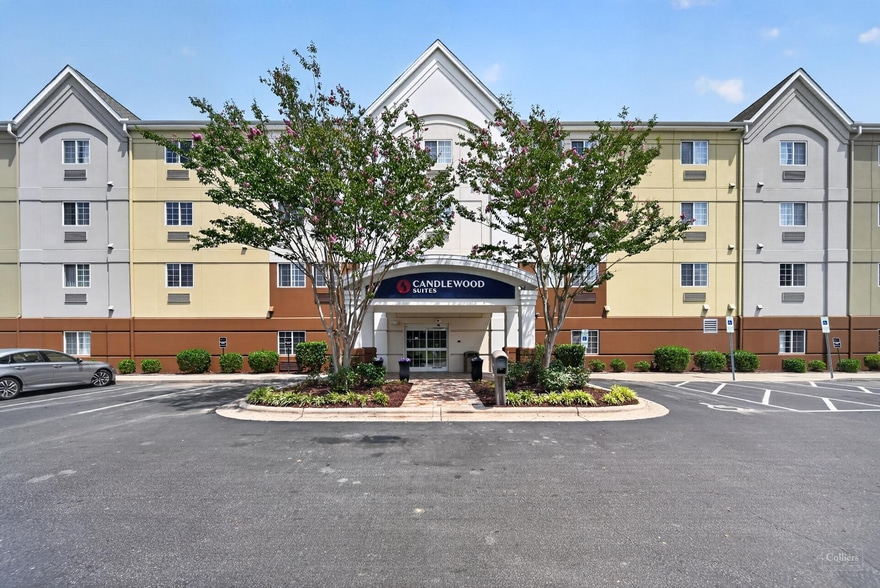 1055 Waterford Commons Rd, Greenville, NC à vendre - Photo principale – Image 1 sur 32