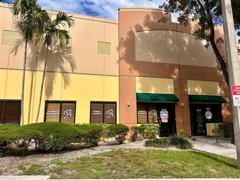 3764-3790 SW 30th Ave, Fort Lauderdale, FL à vendre - Photo de l’immeuble – Image 2 sur 32