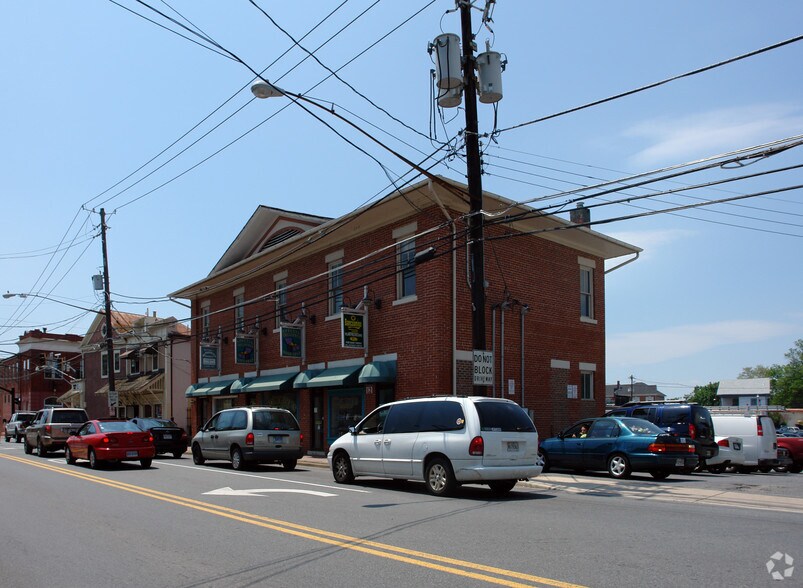 8-12 N Summit Ave, Gaithersburg, MD à louer - Photo principale – Image 1 sur 4