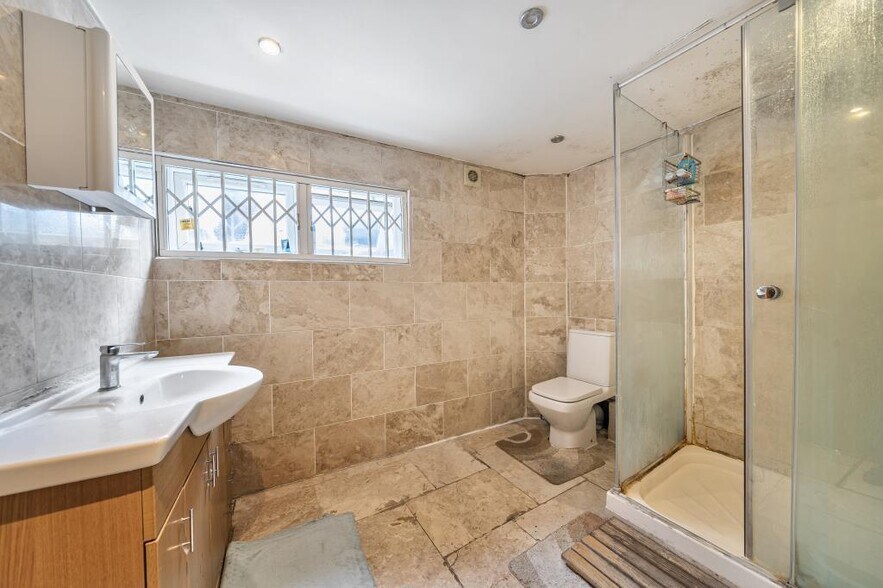 225 Portobello Rd, Londres à vendre - Photo de l’immeuble – Image 2 sur 23