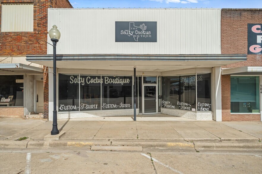 110 W Frank St, Grand Saline, TX à vendre - Photo de l’immeuble – Image 3 sur 24