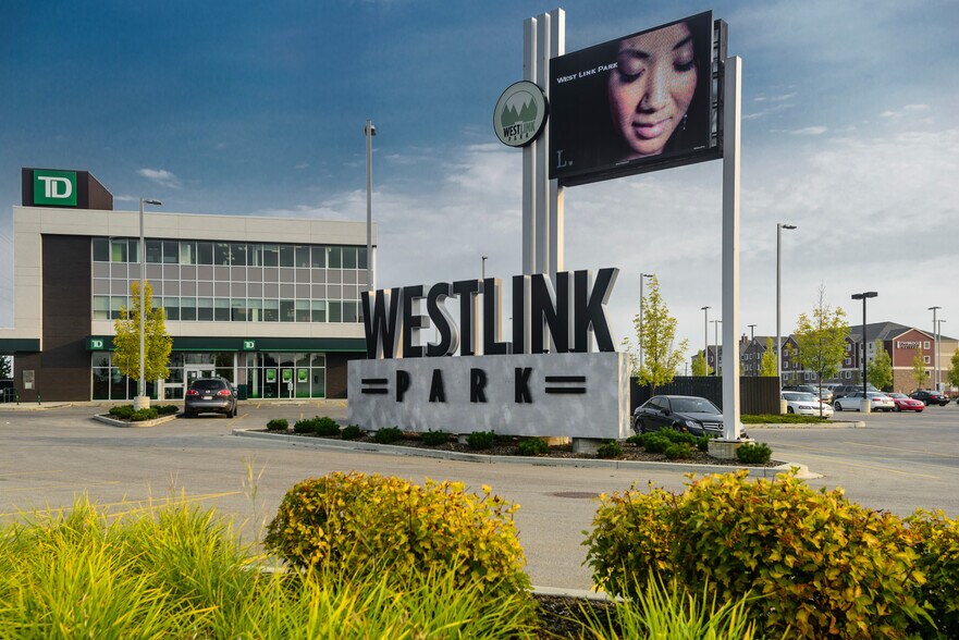 16904-16952 107th Ave NW, Edmonton, AB à louer - Photo de l’immeuble – Image 3 sur 6