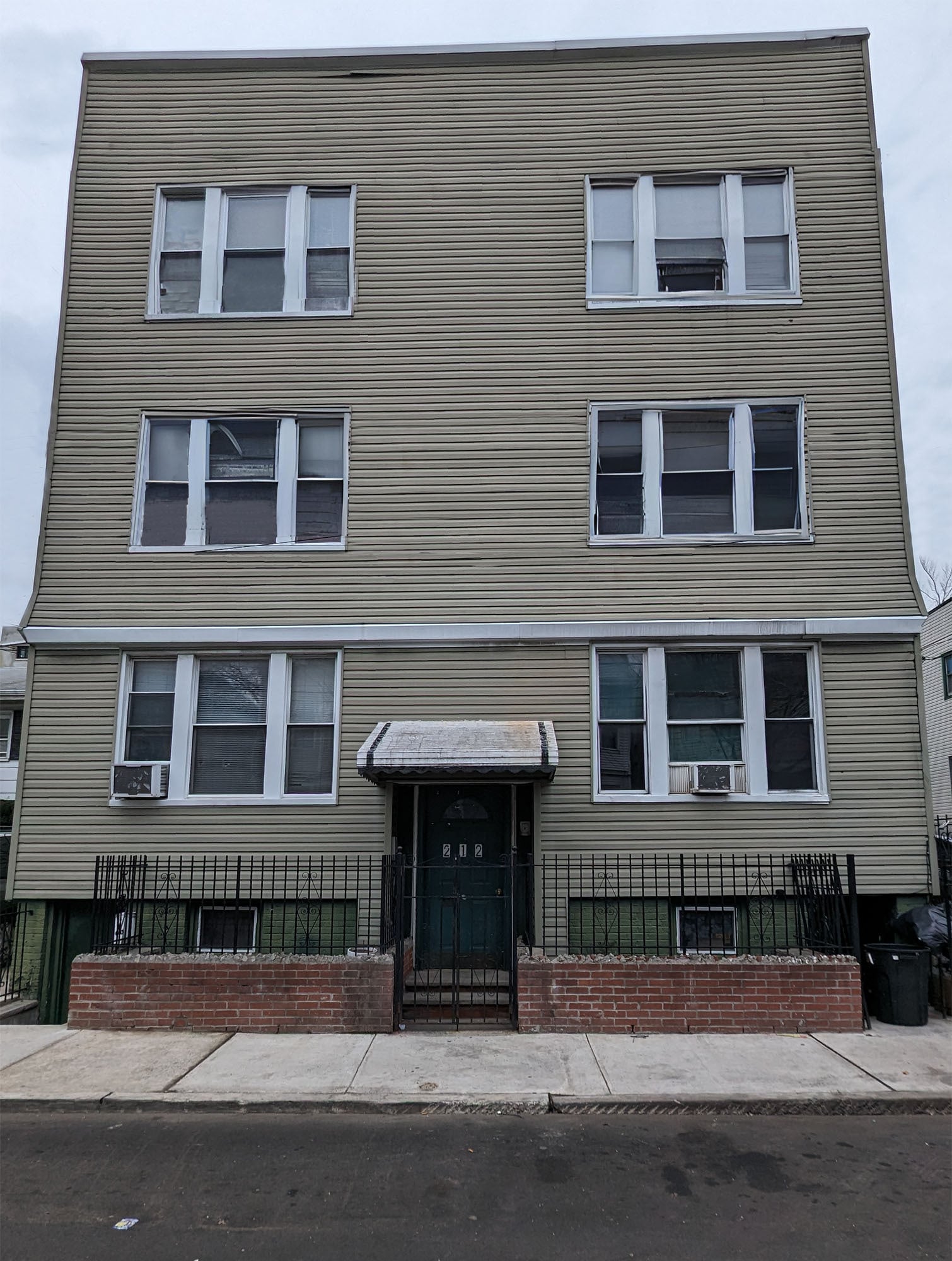 212 Myrtle Ave, Jersey City, NJ à vendre Photo de l’immeuble– Image 1 sur 22