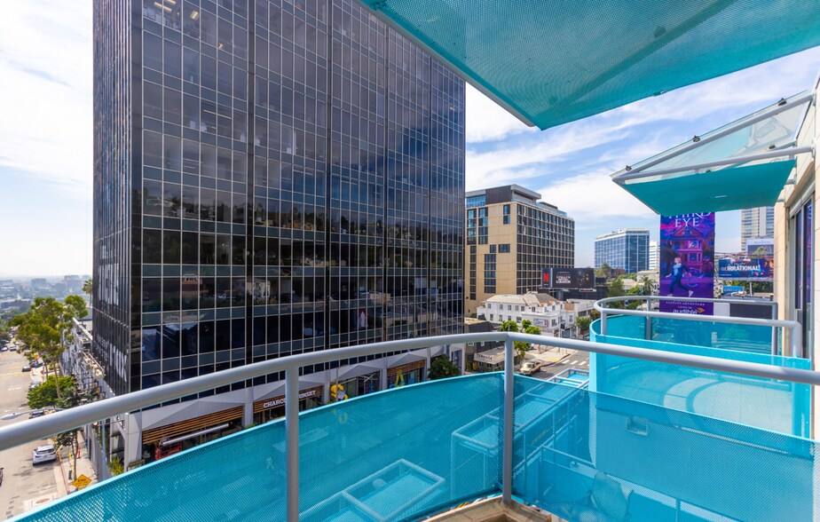 8981 W Sunset Blvd, West Hollywood, CA à louer - Photo de l’immeuble – Image 3 sur 50