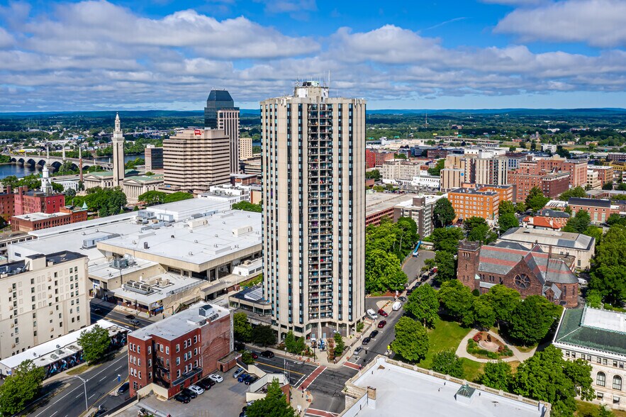 10 Chestnut St, Springfield, MA à louer - Photo principale – Image 1 sur 66