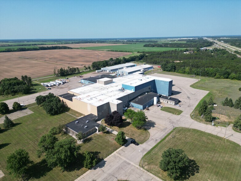 4930 Hayes Ave, Plover, WI à louer - Photo de l’immeuble – Image 1 sur 12