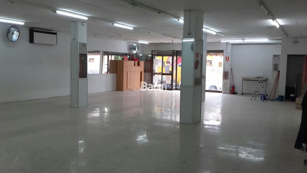 Local commercial dans Córdoba, Córdoba à vendre - Photo de l’immeuble – Image 2 sur 3