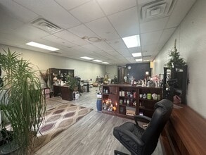 4243 Coolidge Hwy, Royal Oak, MI à louer Photo intérieure– Image 2 sur 5