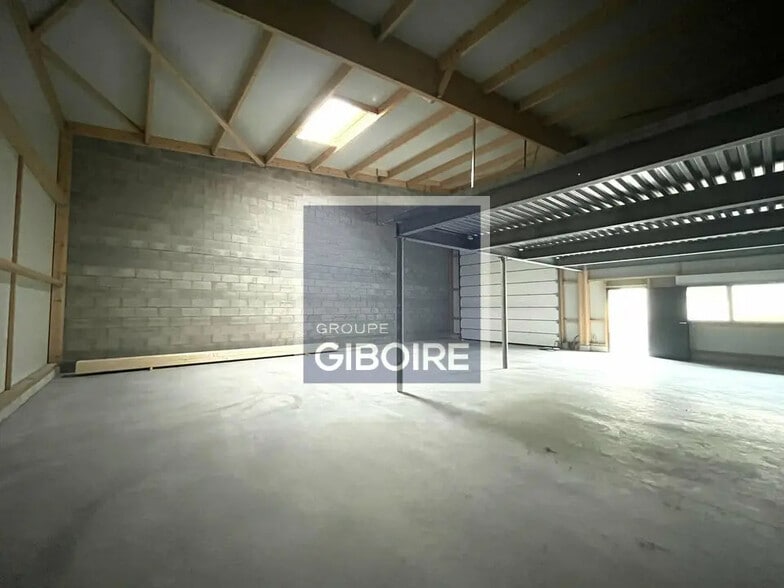 Industriel/Logistique dans Laillé à louer - Photo intérieure – Image 3 sur 9