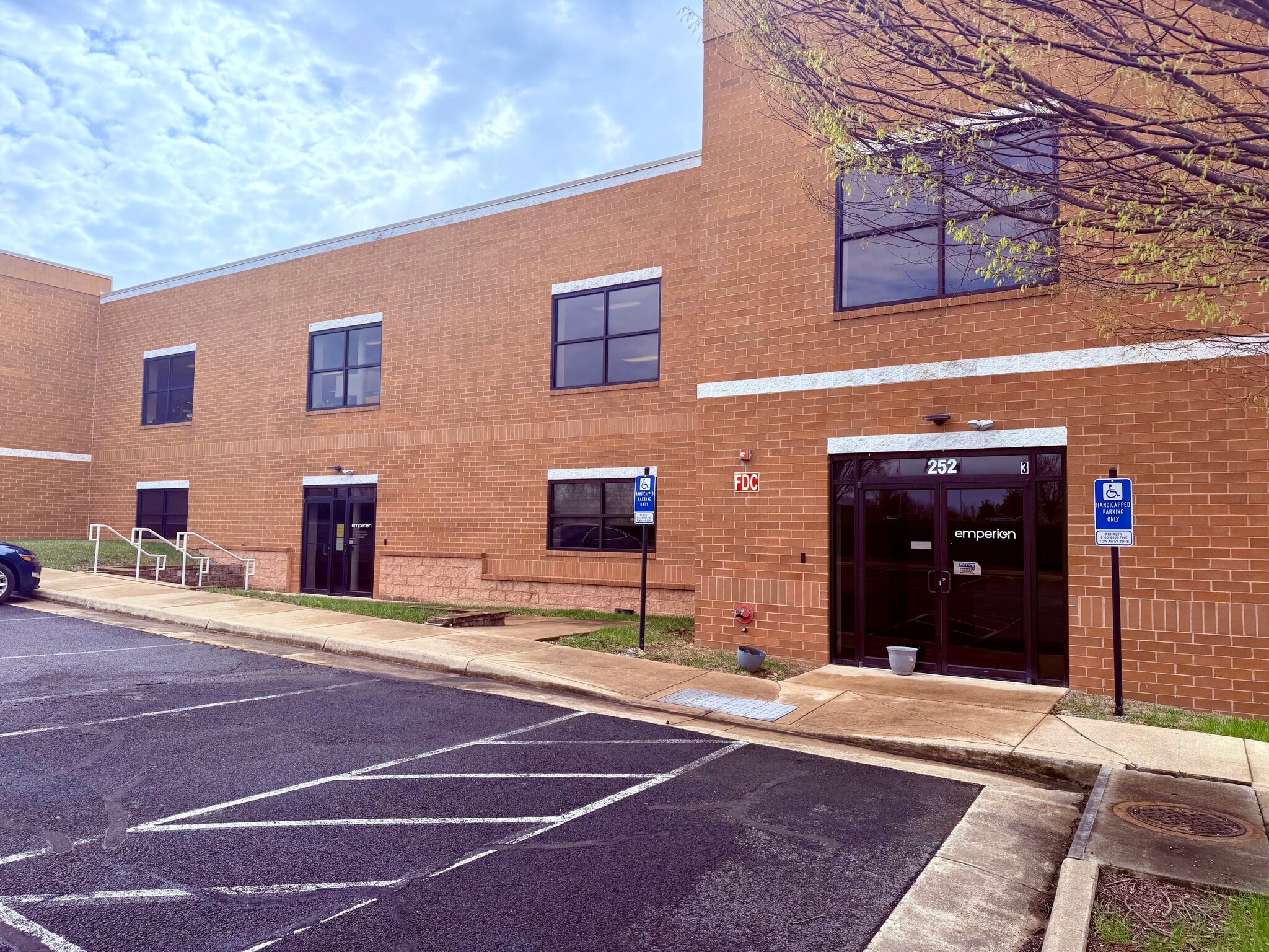 240-252 Airport Rd, Winchester, VA à louer Photo intérieure– Image 1 sur 17