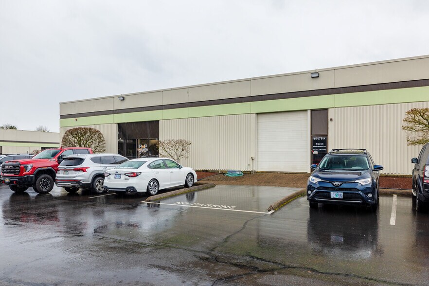 Parks Industrial Plaza portefeuille de 2 biens à vendre sur LoopNet.fr - Photo de l’immeuble – Image 3 sur 15