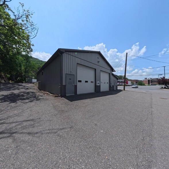 215 Mauch Chunk St, Pottsville, PA à vendre - Photo de l’immeuble – Image 3 sur 20