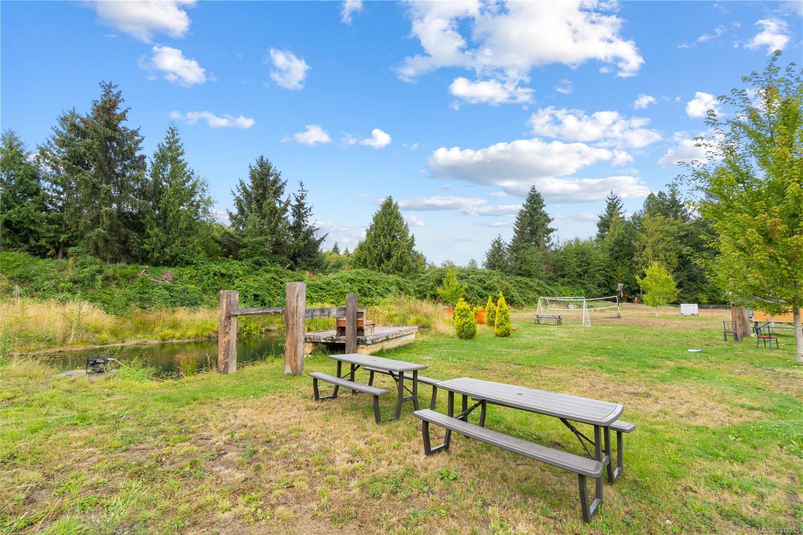 1747 Nahmint Rd, Qualicum Beach, BC à vendre Photo de l’immeuble– Image 1 sur 18