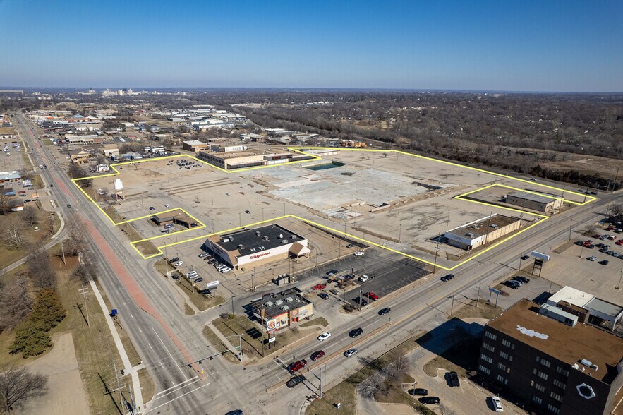 3500 SW Topeka Blvd, Topeka, KS à vendre - Aérien – Image 3 sur 23