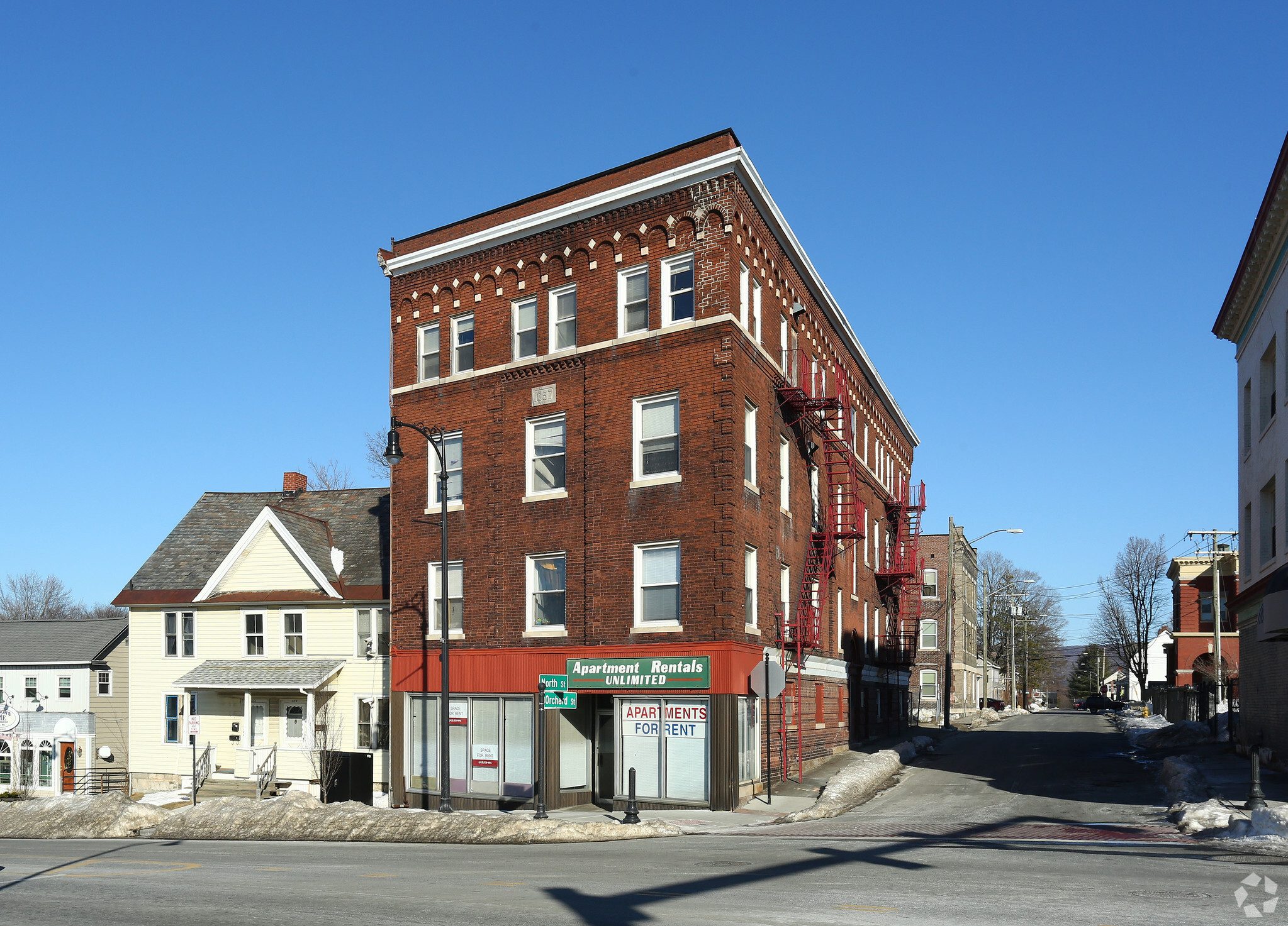 3 Orchard St, Pittsfield, MA à louer Photo principale– Image 1 sur 27