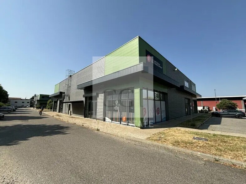 2 Rue Des Vanneaux Huppés, Bourgoin-Jallieu à louer - Photo de l’immeuble – Image 1 sur 8