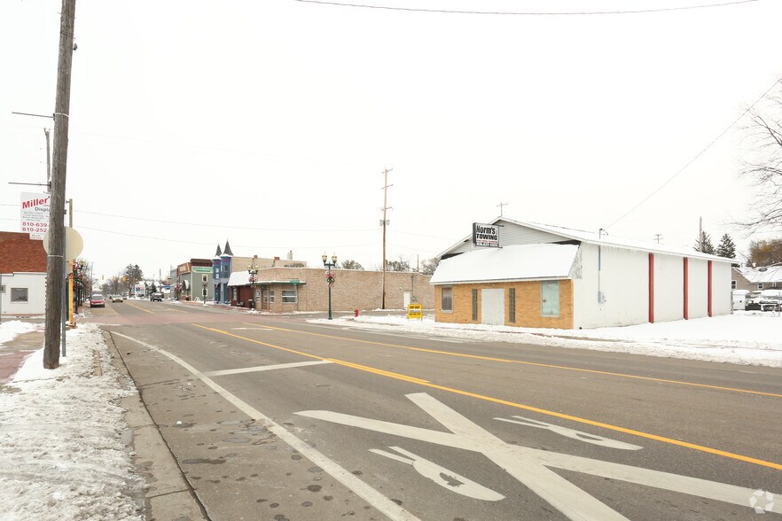 137 W State St, Montrose, MI à vendre - Photo de l’immeuble – Image 3 sur 3