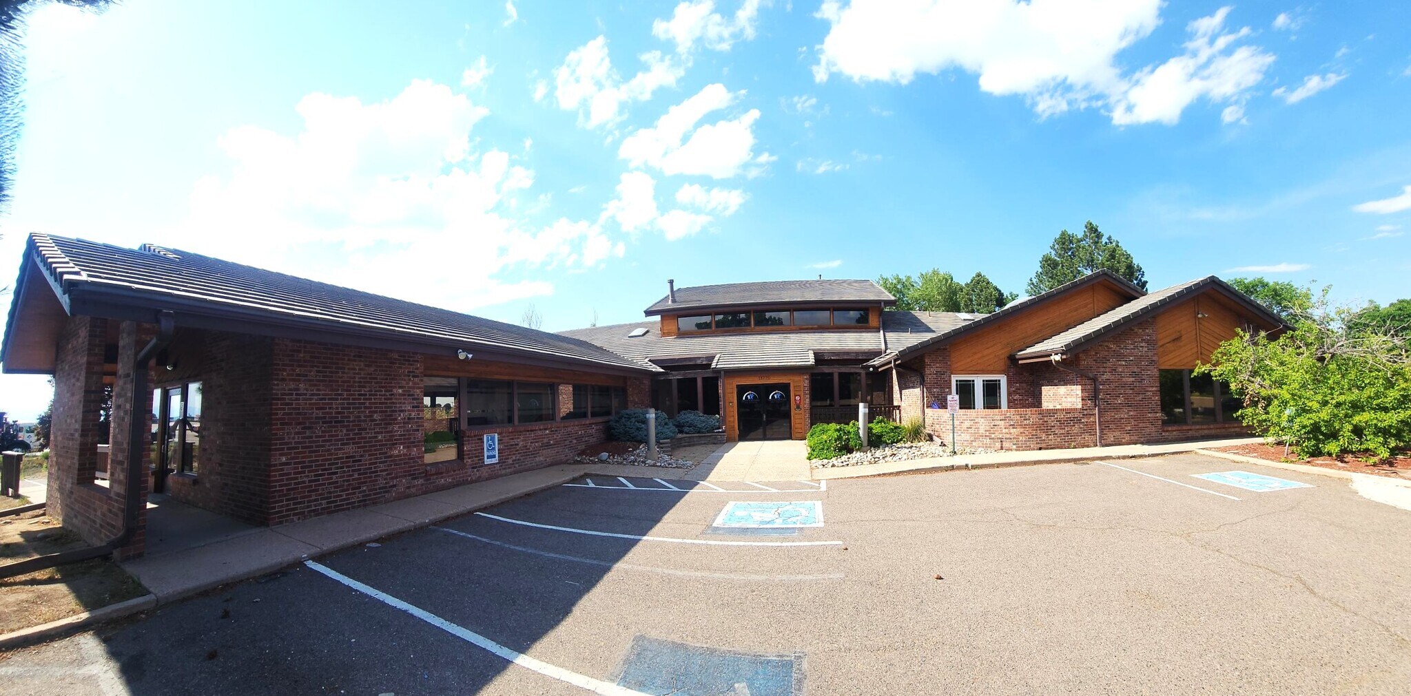 13770 E Rice Pl, Aurora, CO à vendre Photo de l’immeuble– Image 1 sur 16