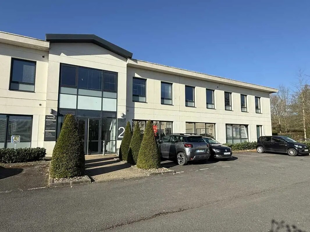 Bureau dans Serris à louer Photo de l’immeuble– Image 1 sur 12