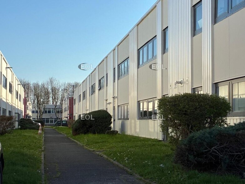 Industriel/Logistique dans Orly à louer - Photo de l’immeuble – Image 2 sur 2