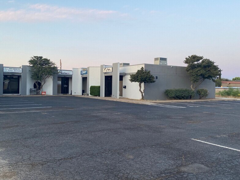 4692 E University Blvd, Odessa, TX à louer - Photo de l’immeuble – Image 1 sur 6