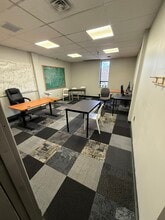 5877 Commerce St, Pittsburgh, PA à louer Photo intérieure– Image 1 sur 3
